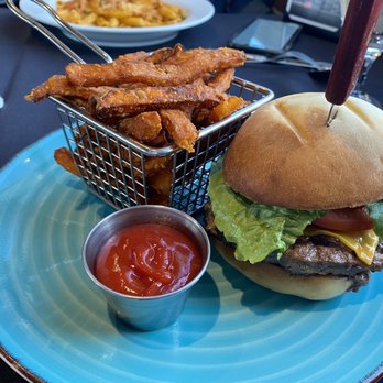 Zinna's Bistro - Burger with sweet potato fries - Italian Near Me - Cranbury, New Jersey Zinna's Bistro - Burger with sweet potato fries - Italian Near Me - Cranbury, New Jersey