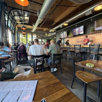 Great Notion Brewing - Ballard - Shot of bar - Brewpubs Near Me - Seattle, Washington
