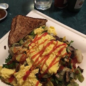 Egghead's Restaurant - Flying monkey potatoes with scrambled eggs - Breakfast & Brunch Near Me - Fort Bragg, California