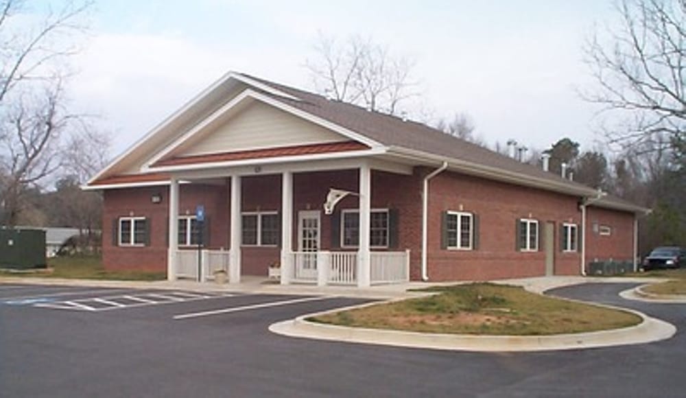 WINDER ANIMAL HOSPITAL Updated September 2024 20 Reviews 163 W