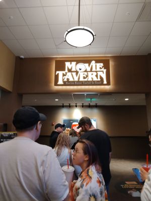 MOVIE TAVERN SYRACUSE - Updated February 2025 - 82 Photos & 259 Reviews ...