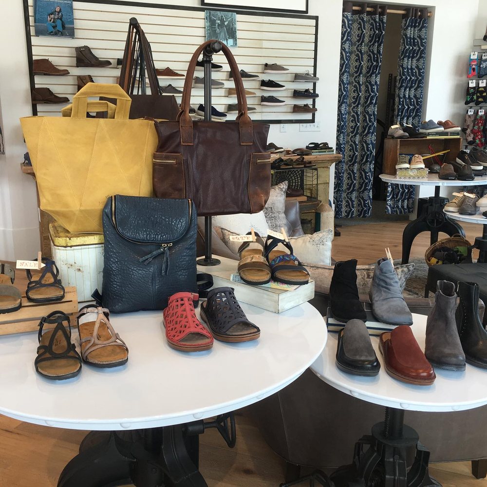 & SHOE COMPANY Updated May 2024 154 Aptos Village Way