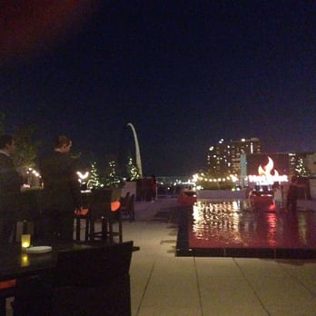 Four Seasons Hotel - Restaurant view - Hotels Near Me - Saint Louis, Missouri