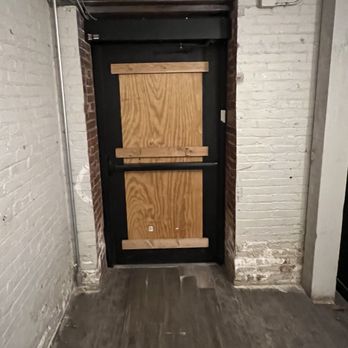 Hons apartment - bekins luxury loft front door inside - Apartments Near Me - Sioux City, Iowa Hons apartment - bekins luxury loft front door inside - Apartments Near Me - Sioux City, Iowa