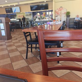 Umami Sushi Bar & Pho - Dining area - Sushi Bars Near Me - Aurora, Colorado Umami Sushi Bar & Pho - Dining area - Sushi Bars Near Me - Aurora, Colorado
