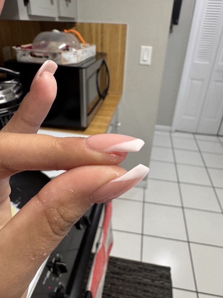 Friendly Nails