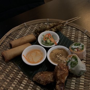 Siam - Appetizer platter - Thai Near Me - Brossard, Quebec Siam - Appetizer platter - Thai Near Me - Brossard, Quebec