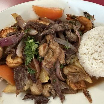 Charlie's Grill - Saltado Cielo, Mar, y Tierra - Peruvian Near Me - North Hollywood, California