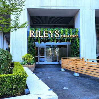 RILEY’S FISH & STEAK - Updated August 2024 - 343 Photos & 89 Reviews ...