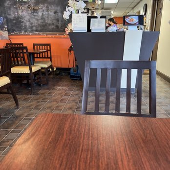 Le Thai Cuisine - Small indoor seating - Thai Near Me - Lorton, Virginia Le Thai Cuisine - Small indoor seating - Thai Near Me - Lorton, Virginia