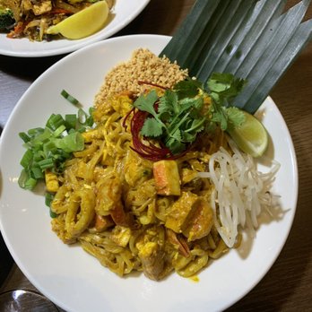 ThairoomGrand - Curry pad thai - Thai Near Me - Toronto, Ontario ThairoomGrand - Curry pad thai - Thai Near Me - Toronto, Ontario