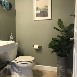 1/2 bath 1/2 bath