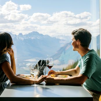 Northern Lights Alpine Kitchen - Fantastic Mountain Views - Buffets Near Me - Banff, Alberta