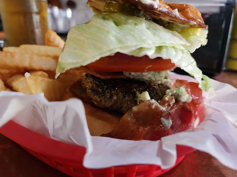 BUSTERS BURGERS AND BREW Updated August 2024 105 Photos & 185