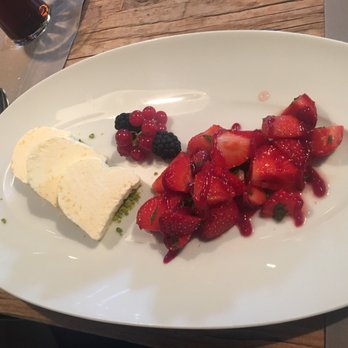 Landgasthaus Brüers - Limoncello parfait und Erdbeer Kompott - German Near Me - Hatten, NI