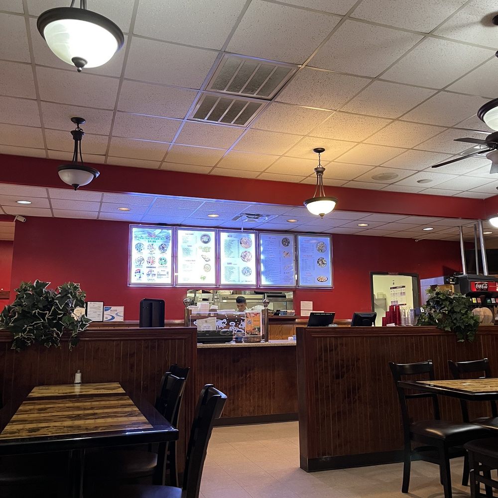 Golden Bowl - the interior of a restaurant - Asian Fusion Near Me - Radford, Virginia Golden Bowl - the interior of a restaurant - Asian Fusion Near Me - Radford, Virginia