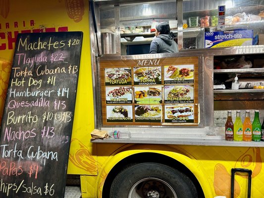 Mitote Food Park by null