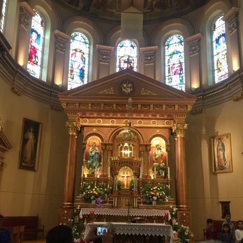 Saint Hedwig Catholic Church - Domed Apse at the front of the church w/the alter - Churches Near Me - Chicago, Illinois Saint Hedwig Catholic Church - Domed Apse at the front of the church w/the alter - Churches Near Me - Chicago, Illinois
