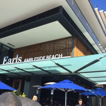 Earls Kitchen + Bar - Cocktail Bars Near Me - West Vancouver, British Columbia