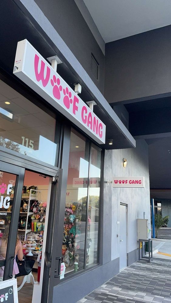 Woof Gang Bakery & Grooming Image