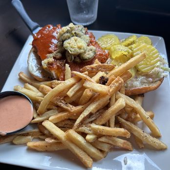 Colchuck's - Chicken sandwich with Nashville hot sauce - German Near Me - Leavenworth, Washington