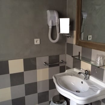 Hôtel de Nesle - Bathroom - Hotels Near Me - Paris, 75 Hôtel de Nesle - Bathroom - Hotels Near Me - Paris, 75