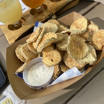 Holidaily Brewing - Breweries Near Me - Golden, Colorado