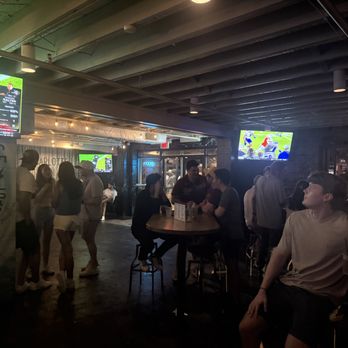 QC Pour House - American Near Me - Charlotte, North Carolina QC Pour House - American Near Me - Charlotte, North Carolina