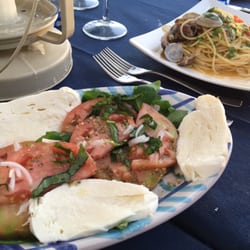 Il Verricello - Mozzarella with Sorrento tomatoes, basil and arugula.
