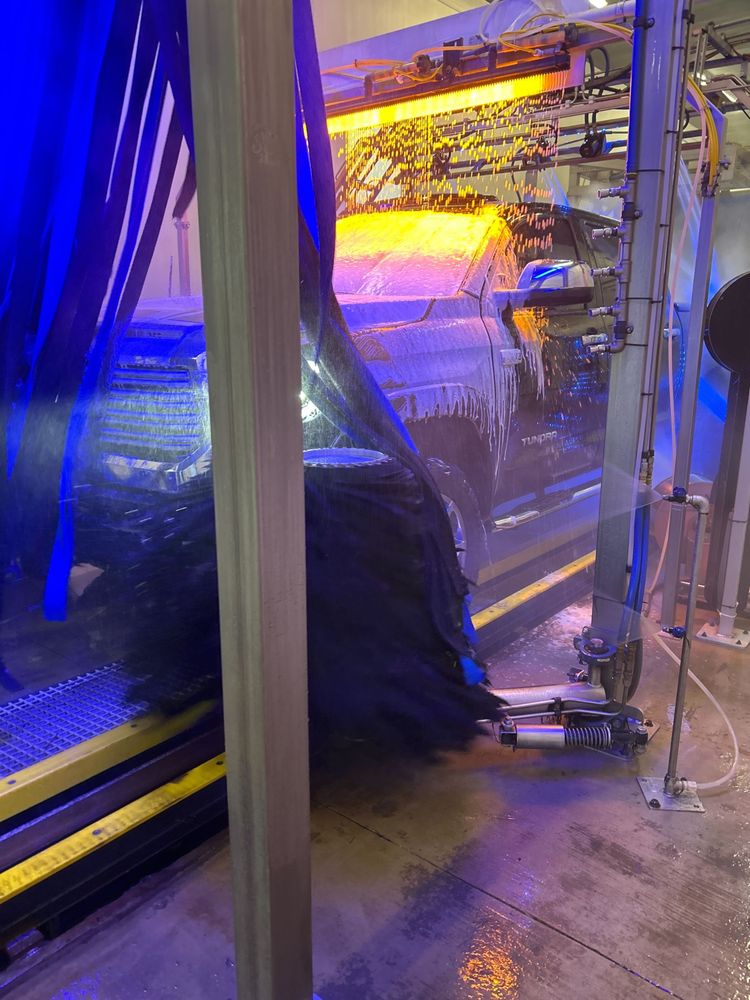 BUBBLES EXPRESS CAR WASH Updated October 2024 11 Photos 1633