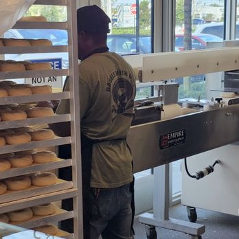 Bagels With Deli - Making bagels - Bagels Near Me - Delray Beach, Florida Bagels With Deli - Making bagels - Bagels Near Me - Delray Beach, Florida