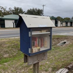 Little Free Library - Little Free Library, Crawfordville