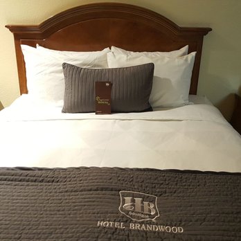 Brand Plaza Hotel - Deluxe Queen Bed (11/02/18). #Glendale #Boutique #Hotel #Intimate - Hotels Near Me - Glendale, California
