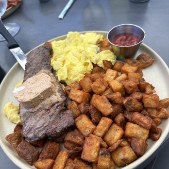 The Front Yard - Steak and eggs - Beer Gardens Near Me - Las Vegas, Nevada The Front Yard - Steak and eggs - Beer Gardens Near Me - Las Vegas, Nevada