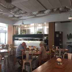 Hotel CBD - Dining and kitchen area.