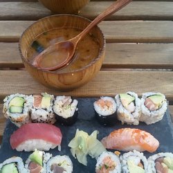 Moutarde & Wasabi - Le plateau du chef avec la soupe miso