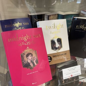 Forever Twilight in Forks Collection - Books around the world - Art Museums Near Me - Forks, Washington Forever Twilight in Forks Collection - Books around the world - Art Museums Near Me - Forks, Washington