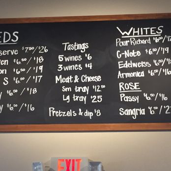 Junto Wine - Tasting board. - Wineries Near Me - Seward, Nebraska