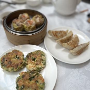 Sun Sui Wah Seafood Restaurant - Shu Mai, Pan Fried Shrimp & Chive Cake, Potstickers - Seafood Near Me - Vancouver, British Columbia