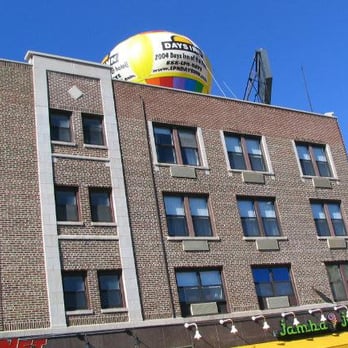 Hotel Versey Chicago Lincoln Park - Days Inn Lincoln Park North - Hotels Near Me - Chicago, Illinois