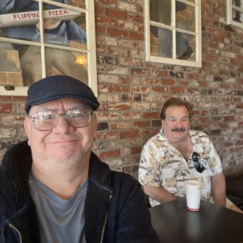 Flippin' Pizza - Hanging out at Flippin pizza - Pizza Near Me - Vista, California