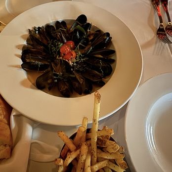 St Martin's Wine Bistro - French Near Me - Dallas, Texas