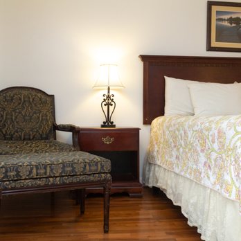 The Lodge At Kennebunk - Hotels Near Me - Kennebunk, Maine The Lodge At Kennebunk - Hotels Near Me - Kennebunk, Maine