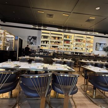 Breaking Dawn Brunch - Lovely dining area and bar - Breakfast & Brunch Near Me - Los Gatos, California