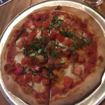 Moku Kitchen - Margharita pizza! - Cocktail Bars Near Me - Honolulu, Hawaii