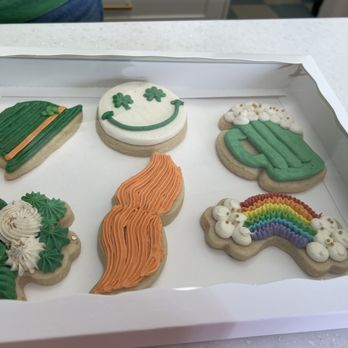 Lulu's Sweets Boutique - Cupcakes Near Me - West Chester Township, Ohio
