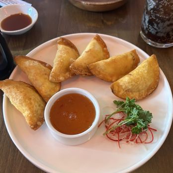 Hungry Sumo Sushi Bar - Creamy Crab Wonton (6 Pcs) - Sushi Bars Near Me - Milwaukee, Wisconsin Hungry Sumo Sushi Bar - Creamy Crab Wonton (6 Pcs) - Sushi Bars Near Me - Milwaukee, Wisconsin