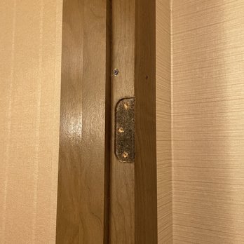 Super 8 by Wyndham White River Junction - Missing door and hinges - Hotels Near Me - White River Jct, Vermont Super 8 by Wyndham White River Junction - Missing door and hinges - Hotels Near Me - White River Jct, Vermont