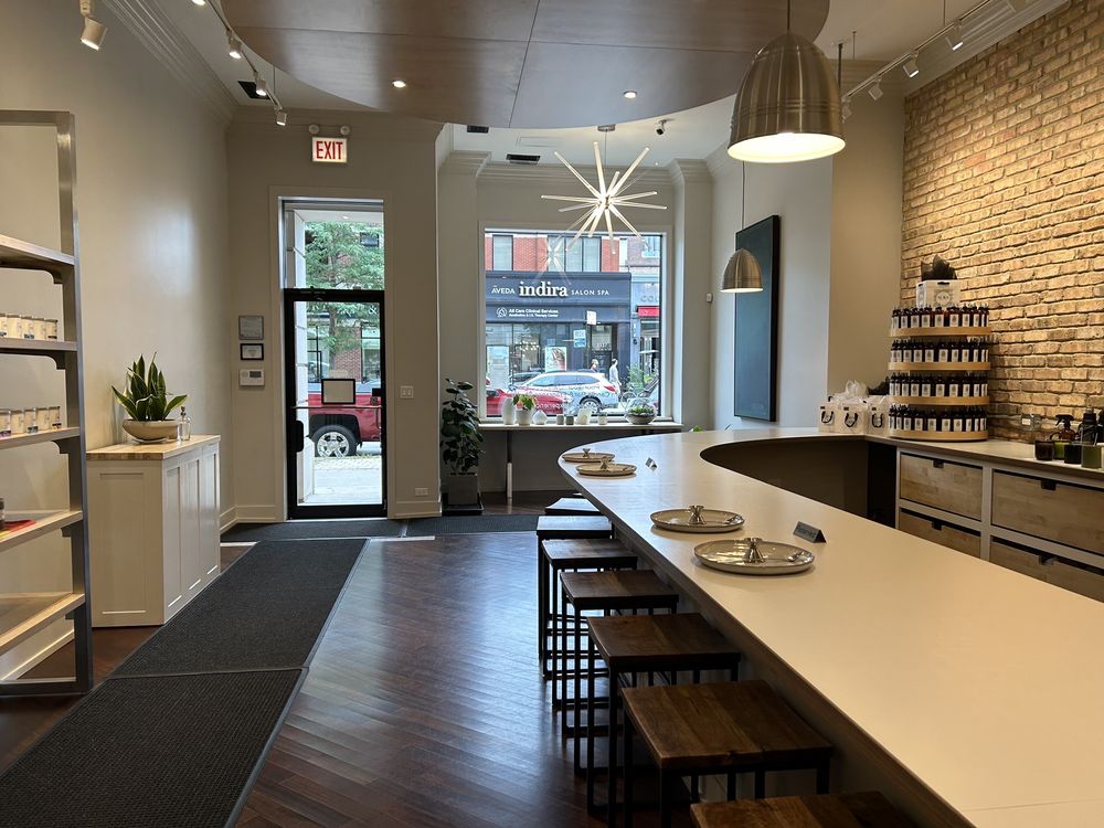 AURA CANDLE BAR 84 Photos & 53 Reviews 3338 N Southport Ave