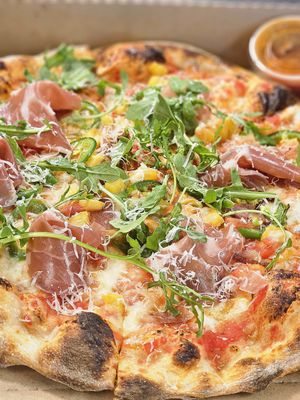 KIZZA PIZZA by null